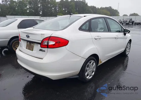 2013 Ford Fiesta Se z USA, uszkodzony, nr VIN 3FADP4BJ3DM223443